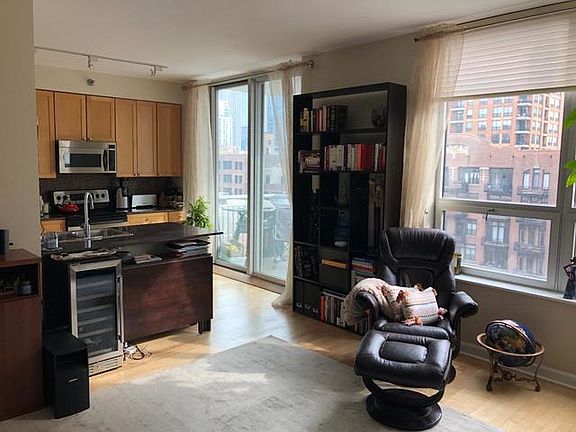 2nd image of 421 W Huron St APT 806
