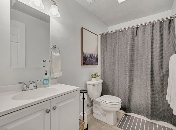 4th image of 975 E 2125th St N #1