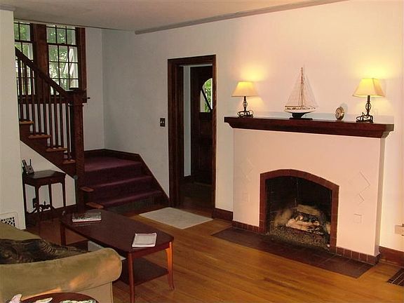 2nd image of 1511 E Park Pl