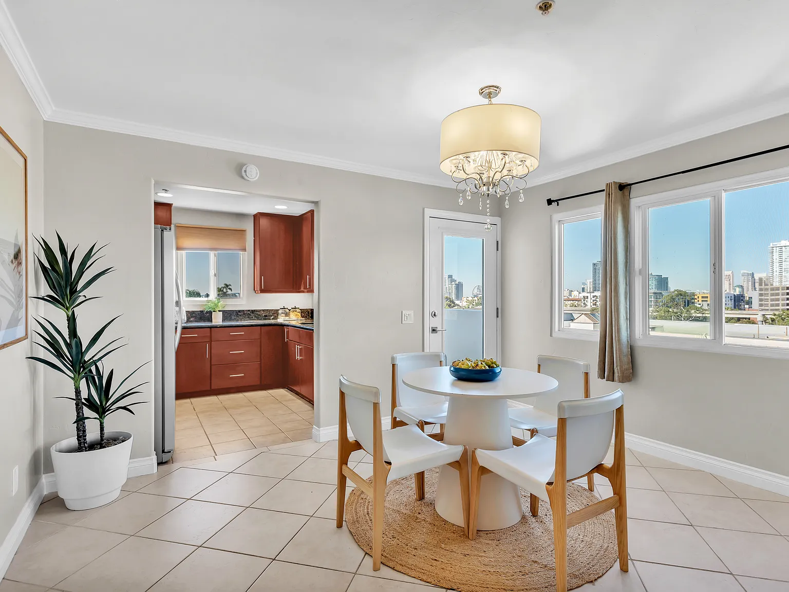 2 bed, 1001 sqft, $3,288 — Photo 1
