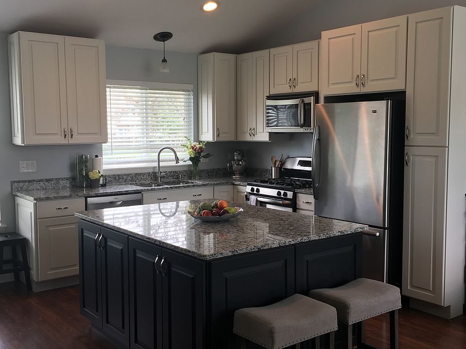 1st image of 1627 Fairfax Ln