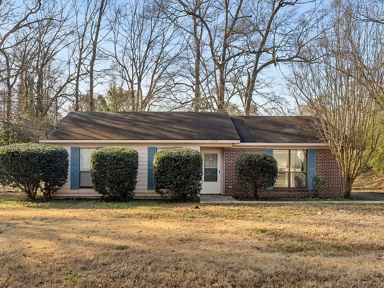 233 N Cedarbrook Dr — Photo 1
