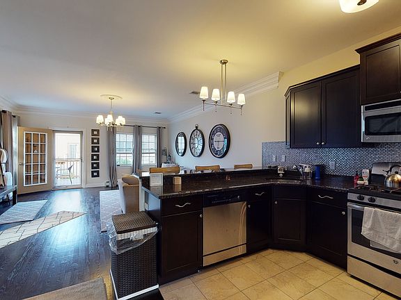 5th image of 27 Dovetree Ln