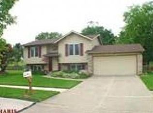 1950 Cherokee Trail Ln, Florissant, MO 63031