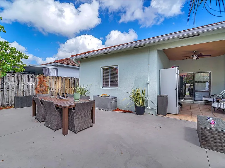 16266 SW 54th Ter — Photo 12