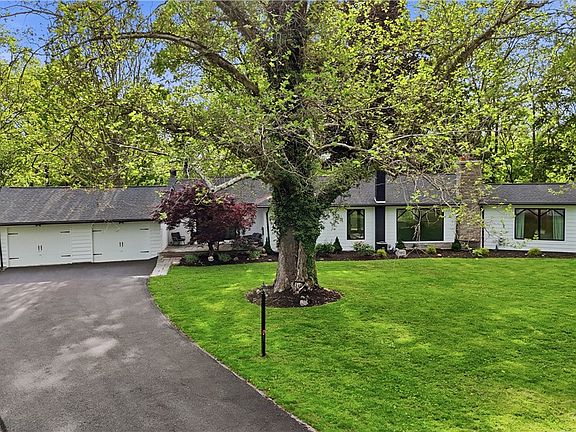 2nd image of 364 Fisher Rd