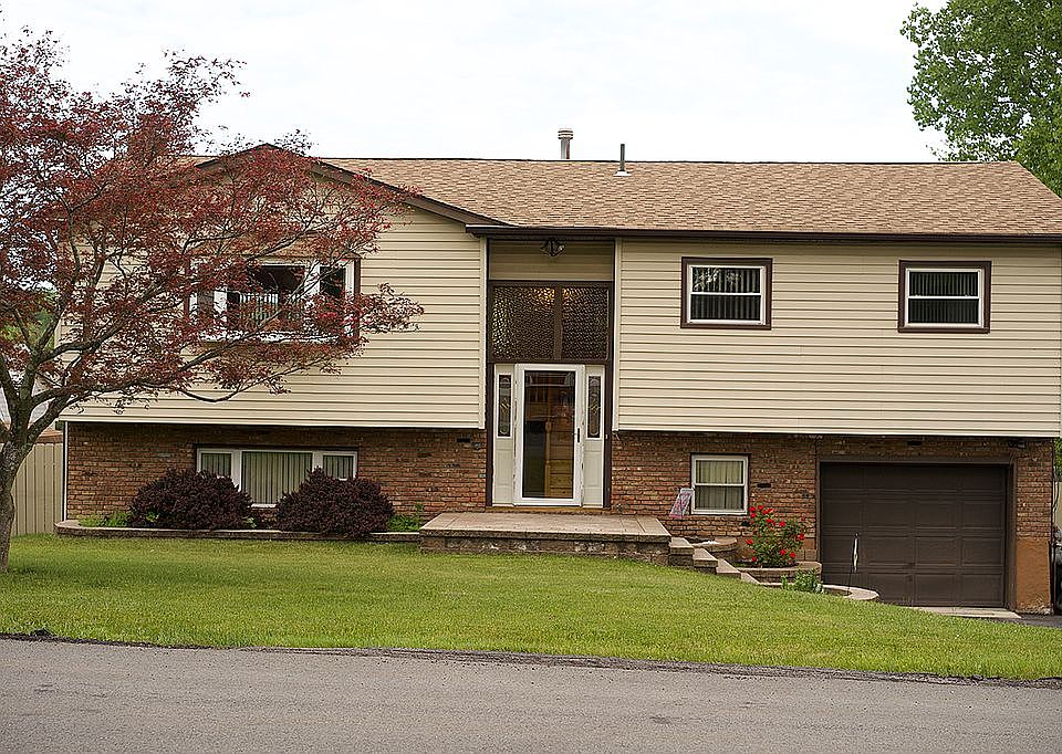 1st image of 16 Canterbury Dr