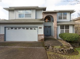 3982 NW Banff Dr, Portland, OR 97229