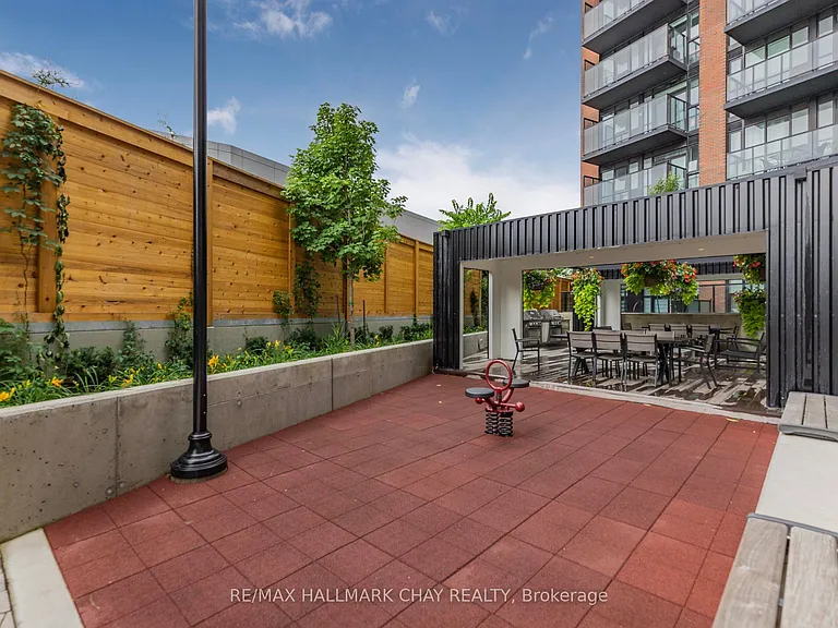 2300 Saint Clair Ave W #110 — Photo 19