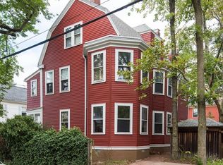 11 Vincent St #1, Cambridge, MA 02140