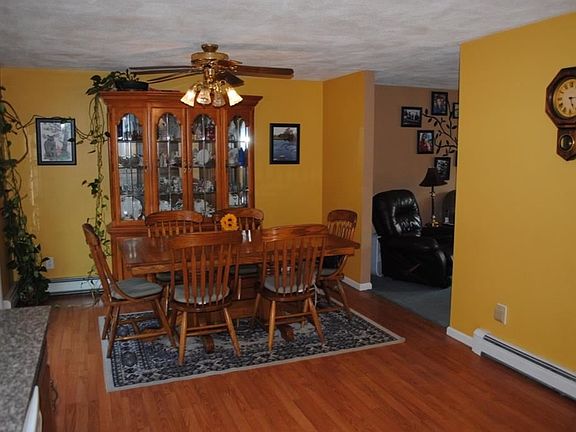 5th image of 90 Mount Pleasant View Ave