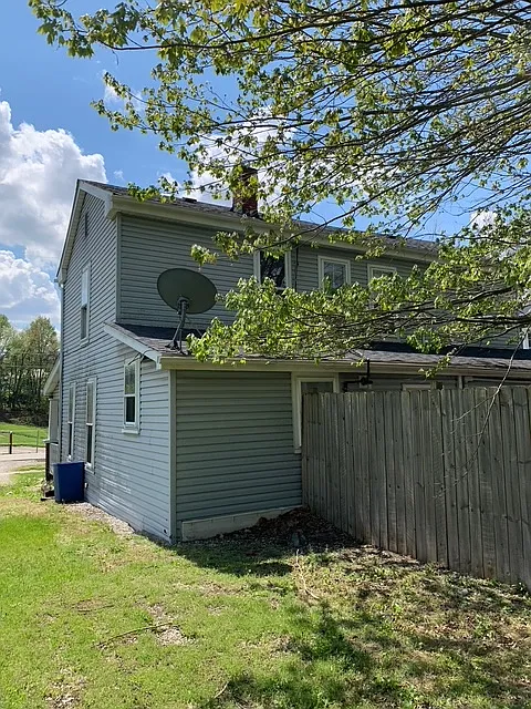 Building Photo - 178 E Cherry St #1/2