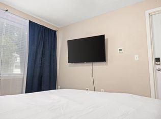 1029 N University St APT 1B, Peoria, IL