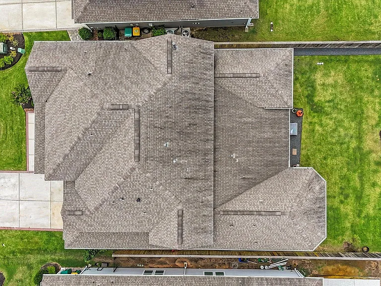 2221 Salt Grass Trl — Photo 40