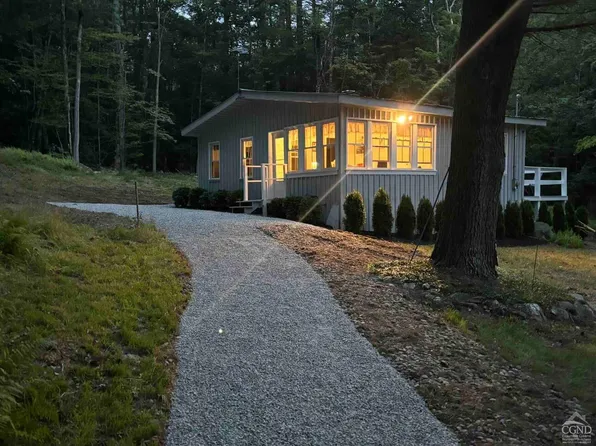 40 Shore Way, Stephentown, NY 12169