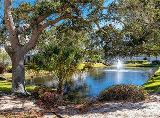 106 Sun Isle Cir #11, Saint Petersburg, FL 33706