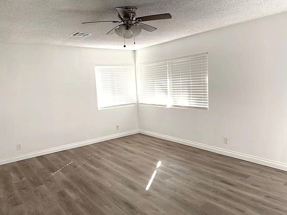 5th image of 10738 Inez St