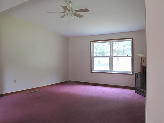 4th image of 24 Kimberly Ln