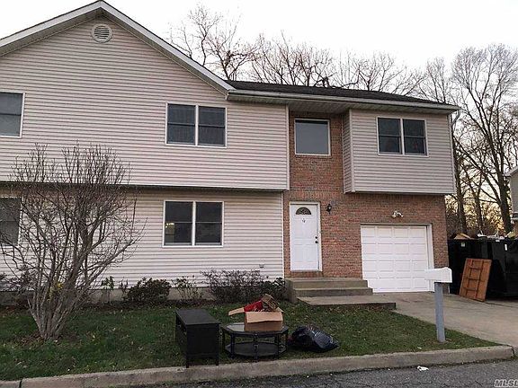 3rd image of 12 Caruso Ct