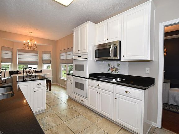 3rd image of 32013 Liberty Rose Dr