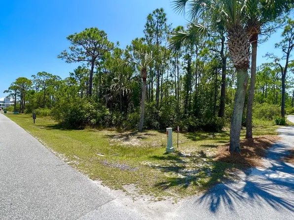 1752 Magnolia Rd, Eastpoint, FL 32328