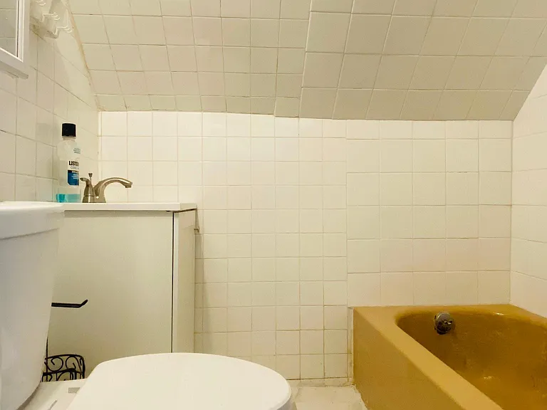 33 W 52nd St #2 — Photo 9