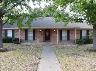 1801 Willowbrook Dr, Terrell, TX 75160