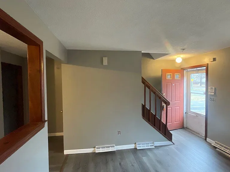 65 Wisteria St — Photo 2