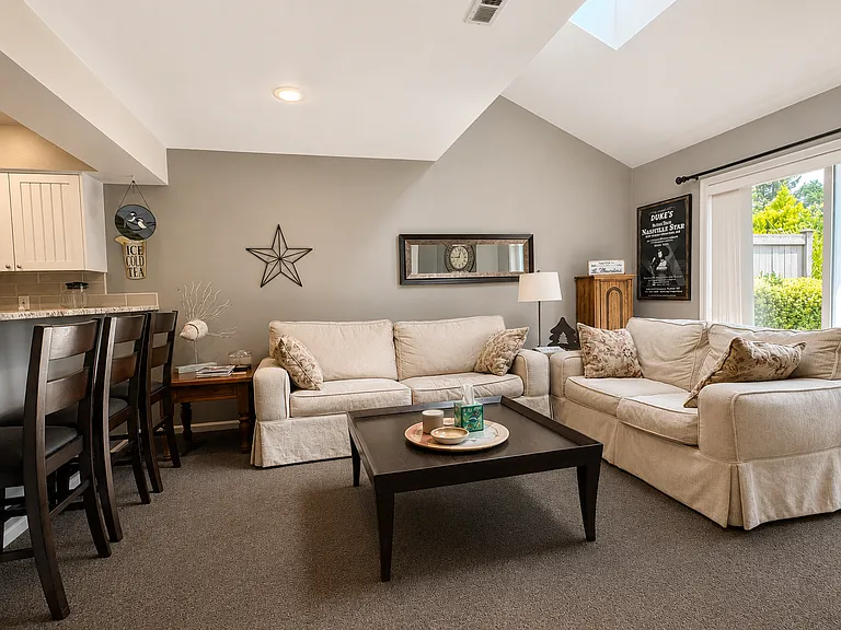 321 SE Orchard Dr #1-27 — Photo 8