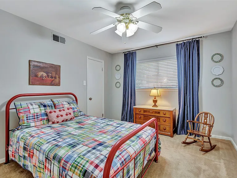 18623 Prince William Ln — Photo 32