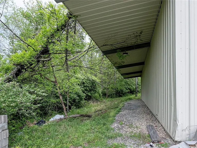 215 Hawk Hill Dr — Photo 26