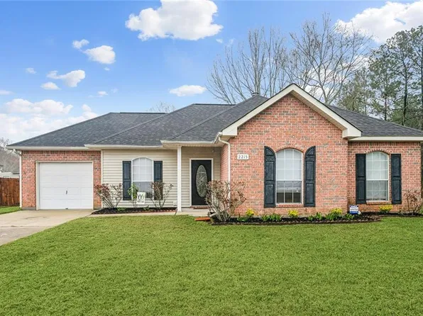 2215 Rue Weller St, Mandeville, LA 70448