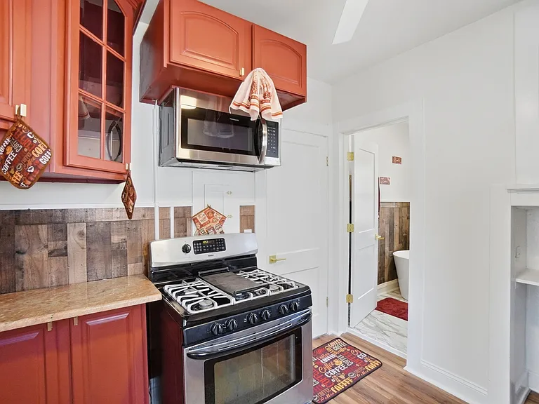 2306 Eastbrook Dr — Photo 9