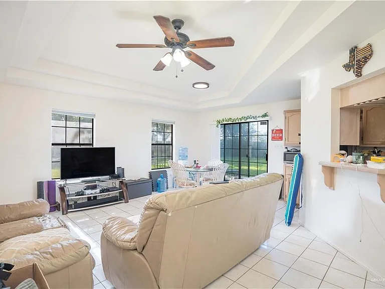 2702 Blue Jay Dr — Photo 6
