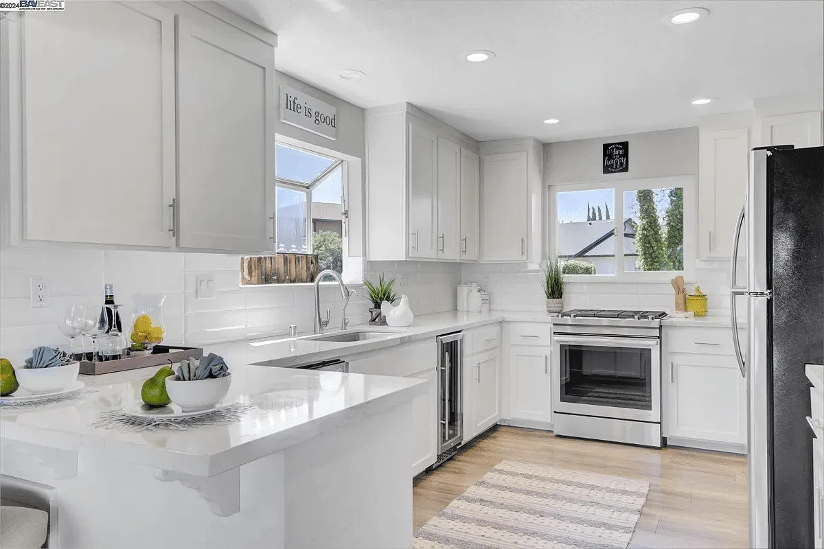 5205 Laguna Court — Photo 4