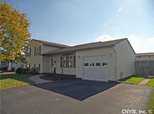 5542 Piazza Ln, Clay, NY 13041