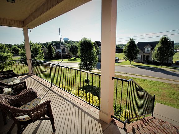 3rd image of 3902 Henricks Hill Dr