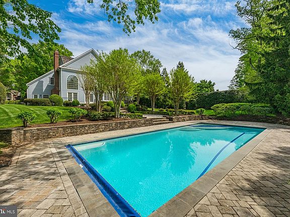 5th image of 8405 Brookewood Ct