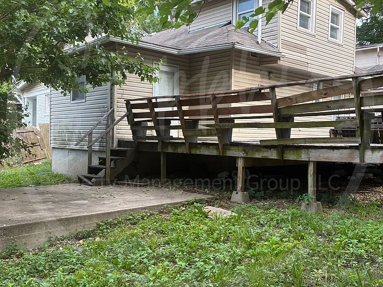 5430 Michigan Ave — Photo 20