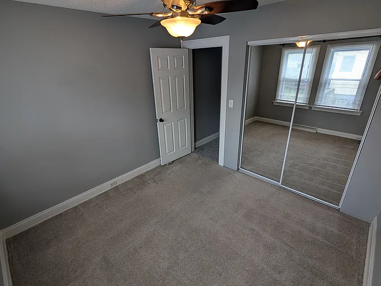 404 S McClun St — Photo 17