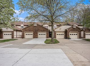 35024 Hidden Cove Ct, Harrison Township, MI 48045