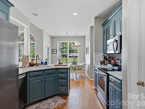 3rd image of 8025 Silver Maple Ln