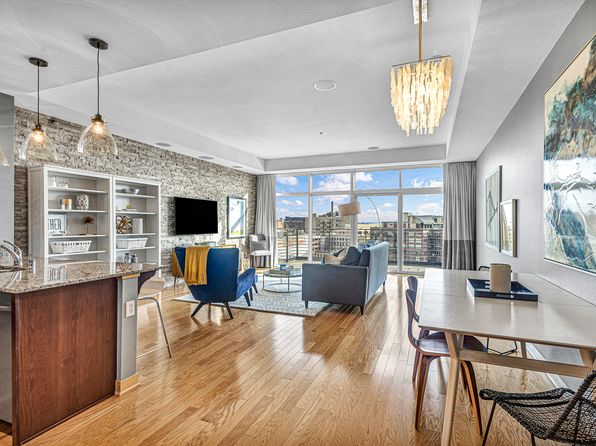 106 W Seeboth St #813