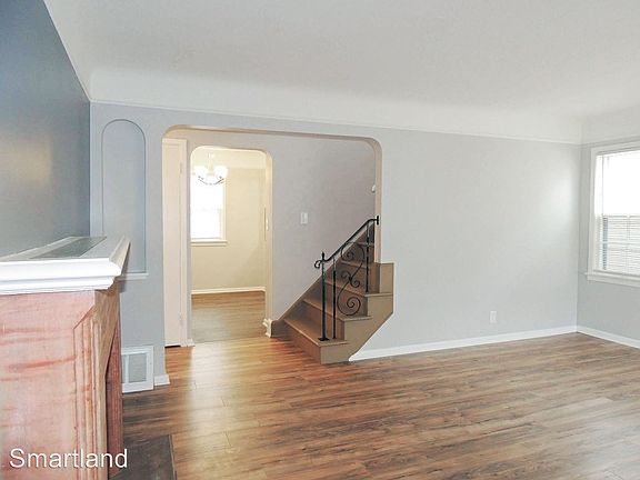 3rd image of 9527 Plymouth Ave