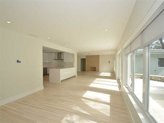 3rd image of 1200 San Remo Ave