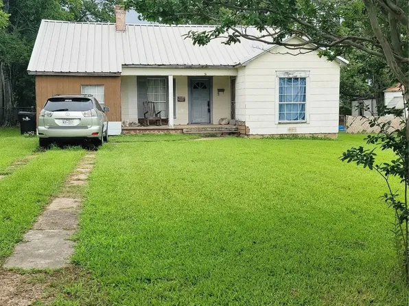 31 W Parnell St, Denison, TX 75020