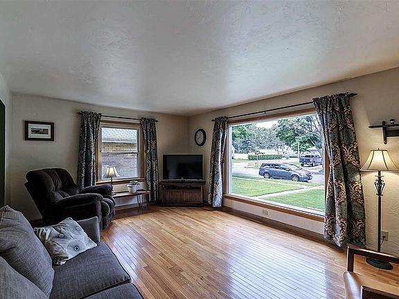 4th image of 1006 Neville Ave