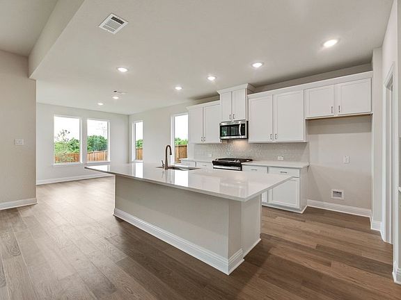 5th image of 520 Marcus Ln