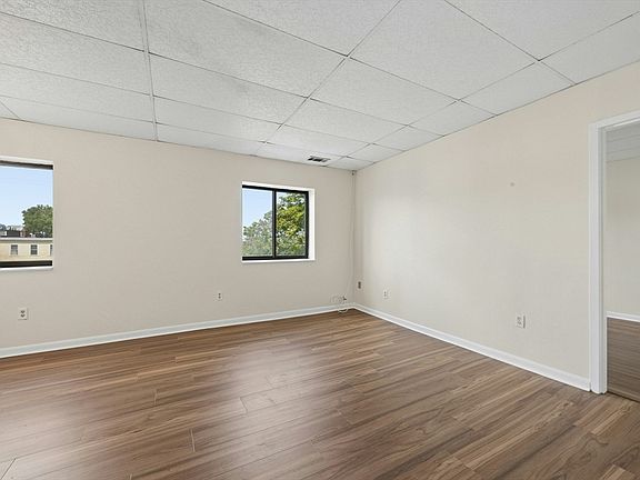 2nd image of 549 E 4th St APT D5