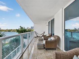 9821 E Bay Harbor Dr